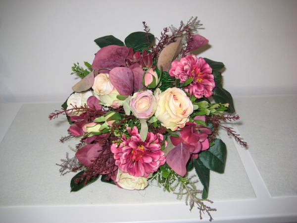 Seidenblumenstrauß  Durchm. ca. 32 cm  ca. 35 cm hoch