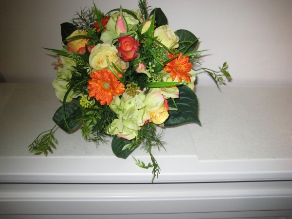 Seidenblumenstrauß  ca. 38  Cm Durchmesser  ca  30 cm hoch