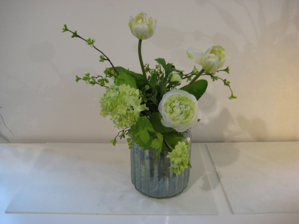 Gestaffelter Strauß  ca.  40cm hoch  ohne Vase